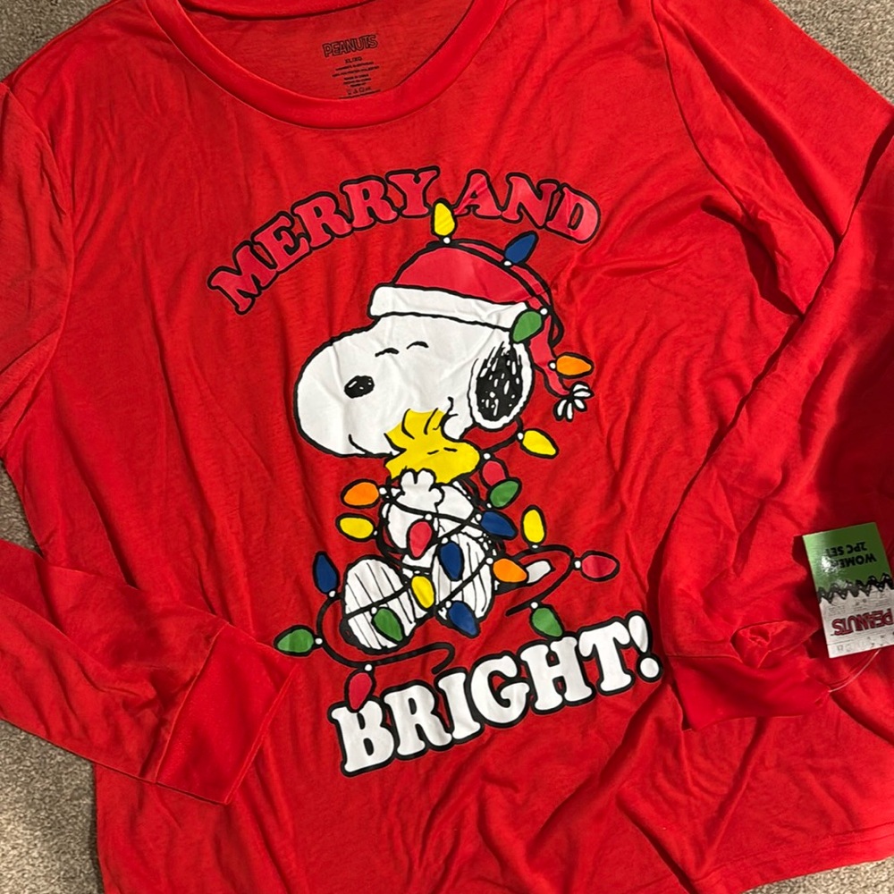 New with tags - Peanuts holiday top XL